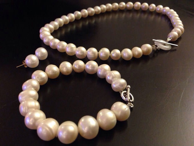 Pearl-Bracelet-and-Necklace-Set