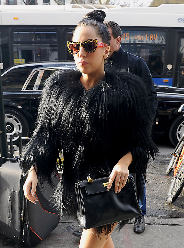 Lady-Gaga-Hermes-Kelly-Bag