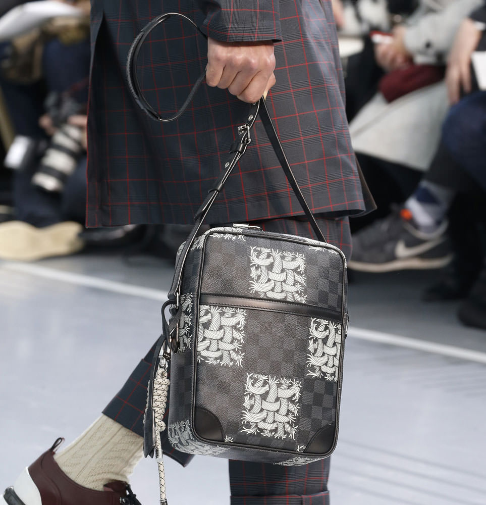 Louis-Vuitton-Fall-2015-Menswear-Bags-6