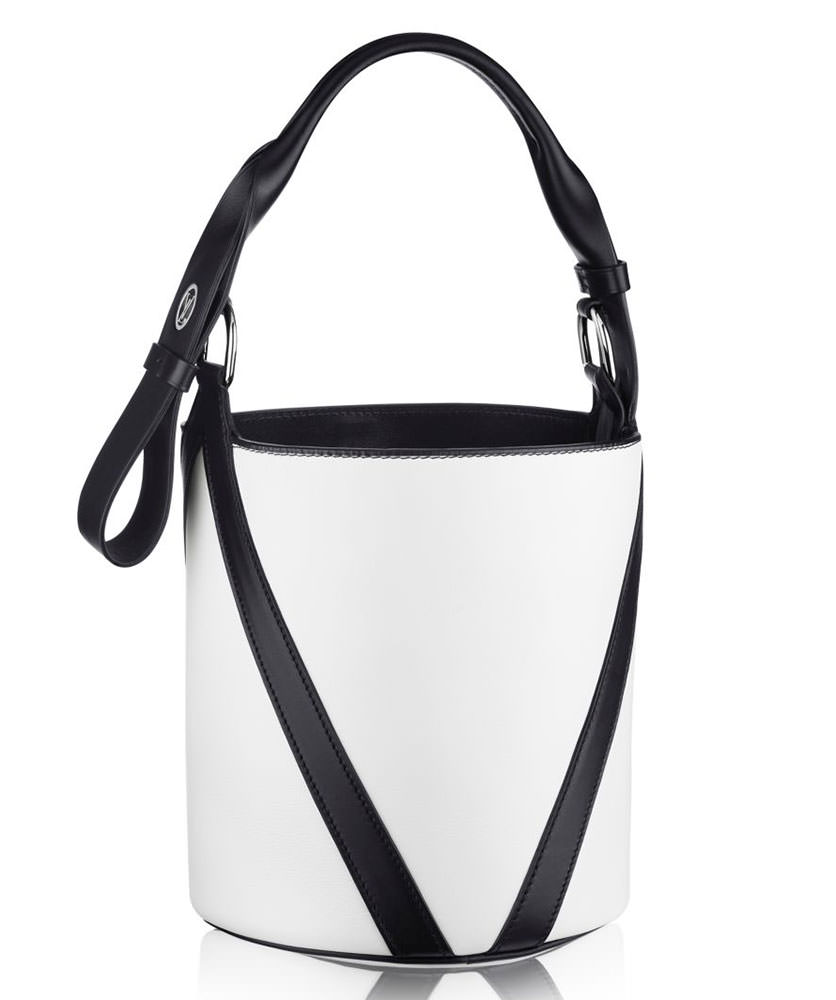 Louis-Vuitton-V-Bucket-GM-Bag-Black