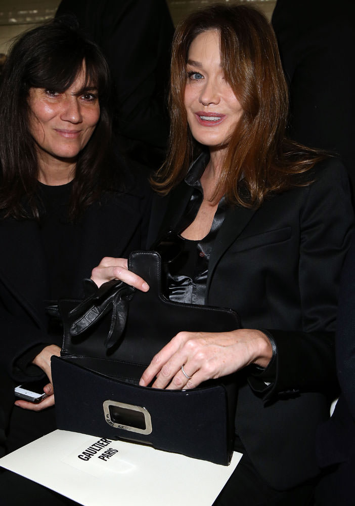 Carla-Bruni-Sarkozy-Roger-Vivier-Pilgrim-Clutch