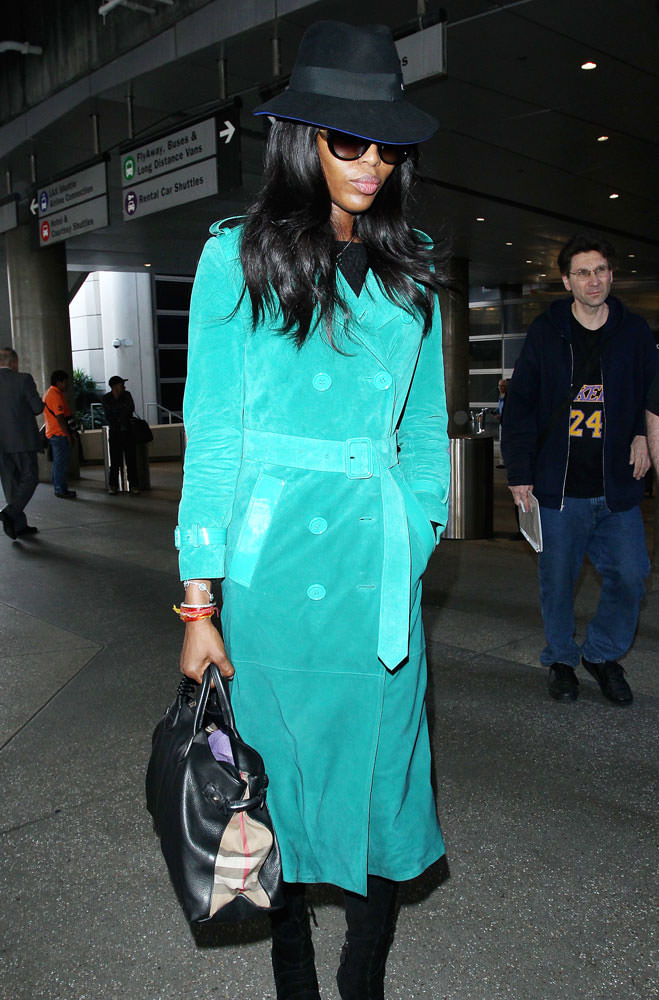 Naomi-Campbell-Burberry-Leather-and-Checked-Canvas-Tote