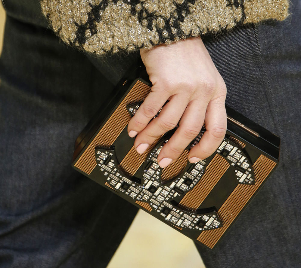 Chanel-Fall-2015-Handbags-10