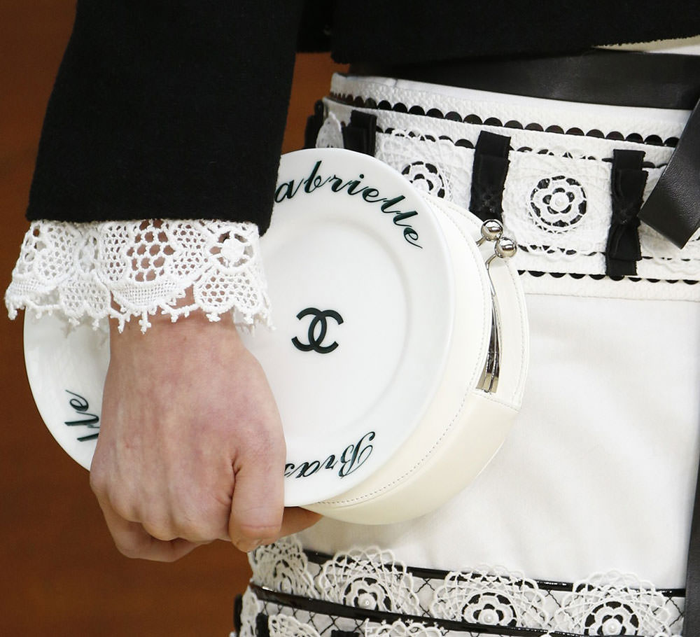 Chanel-Fall-2015-Handbags-14