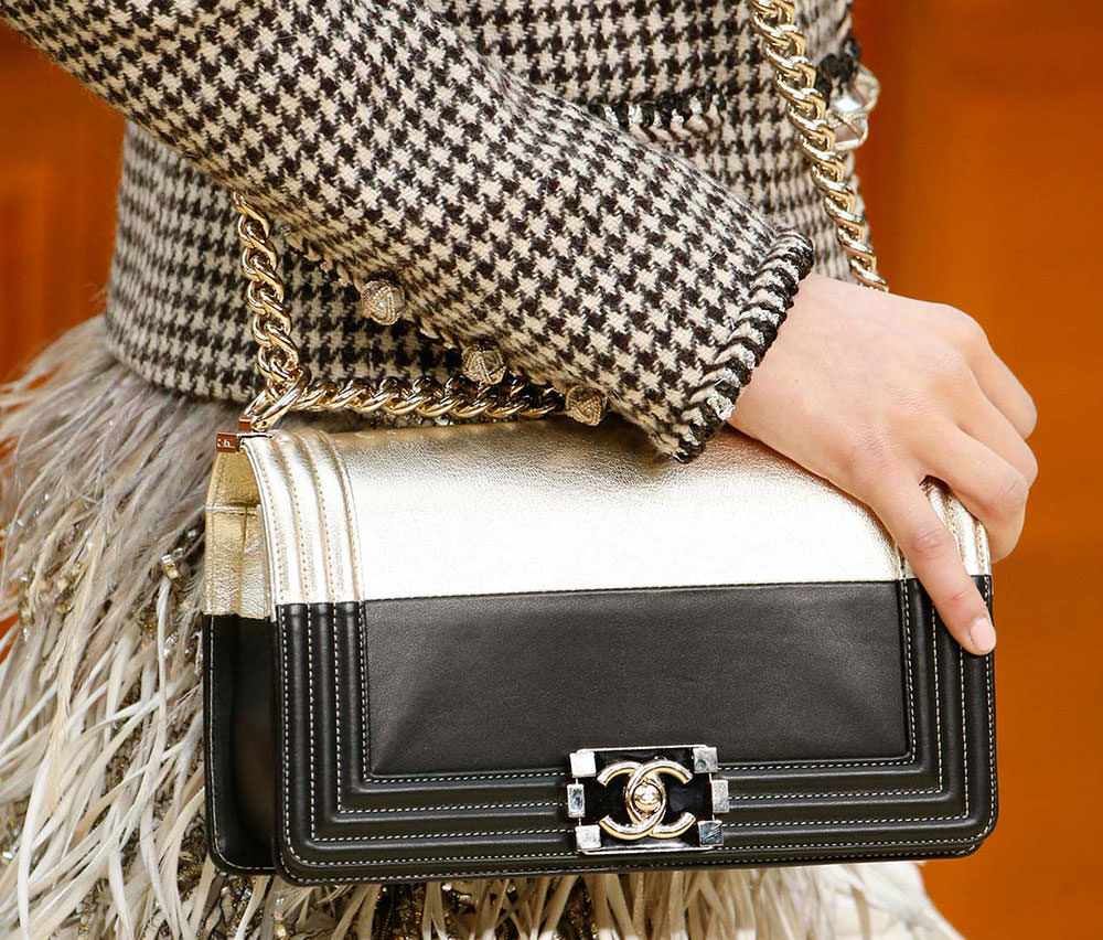 Chanel-Fall-2015-Handbags-18