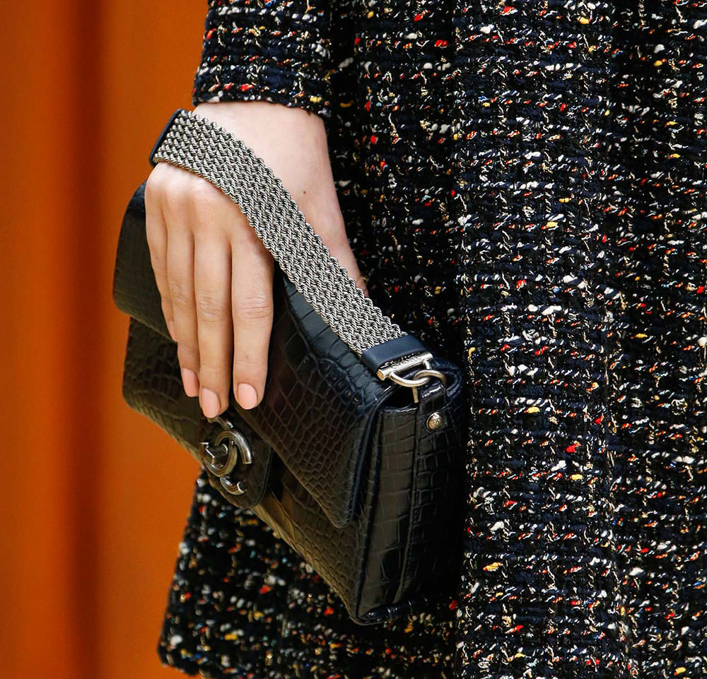 Chanel-Fall-2015-Handbags-21