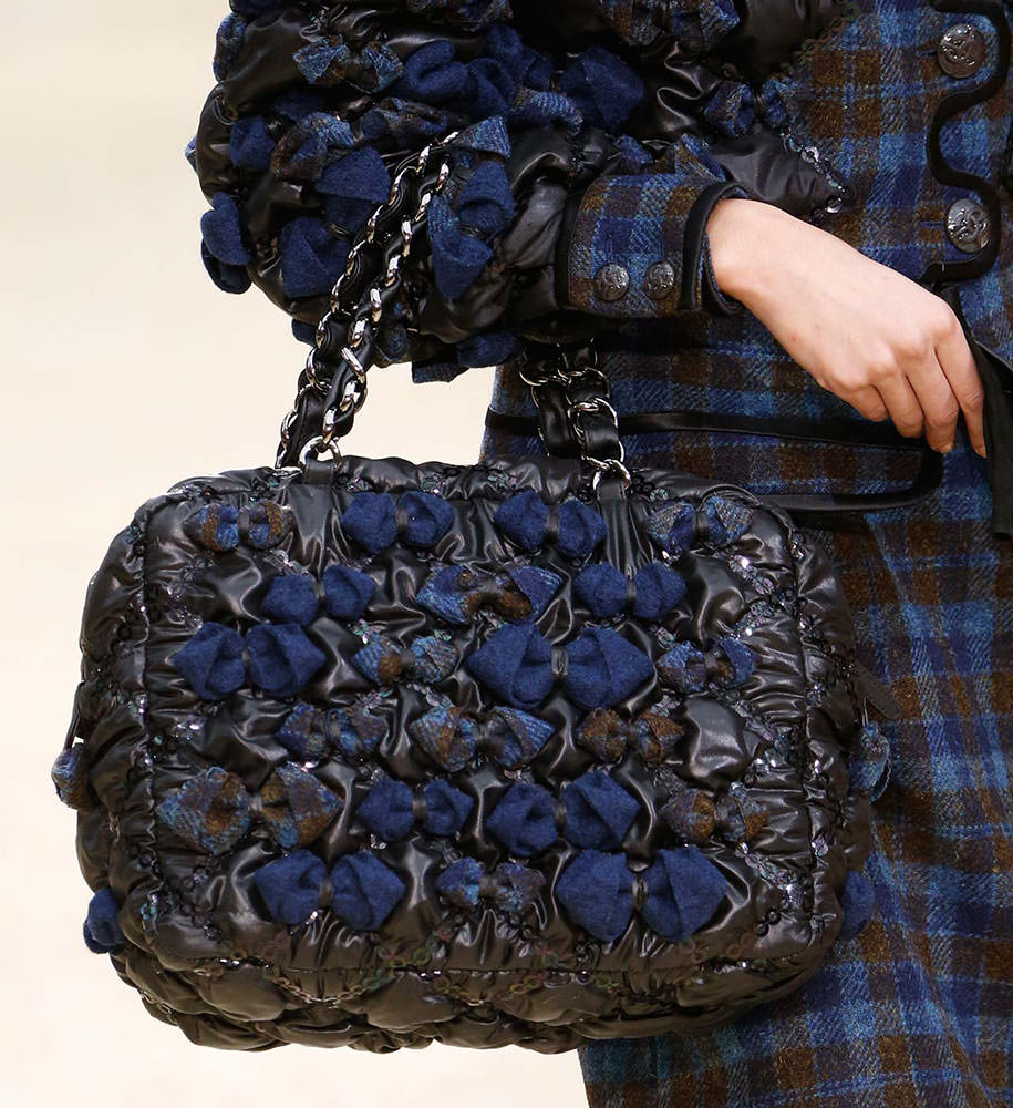 Chanel-Fall-2015-Handbags-31