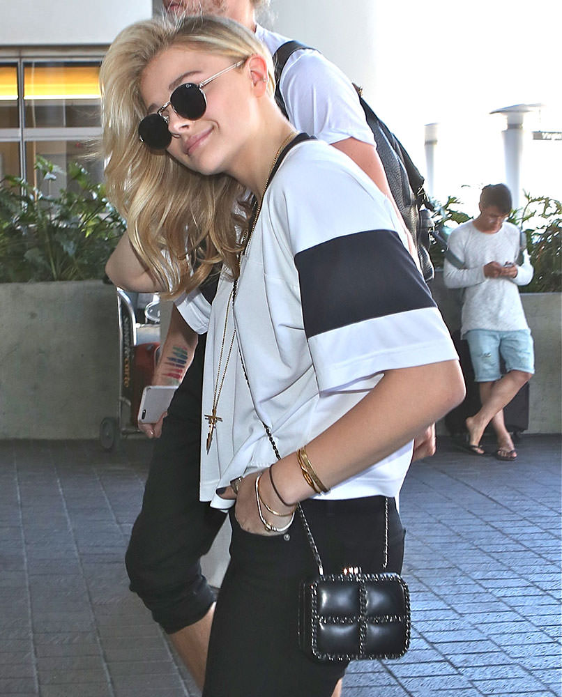 Chloe-Moretz-Chanel-Quilted-Minaudiere