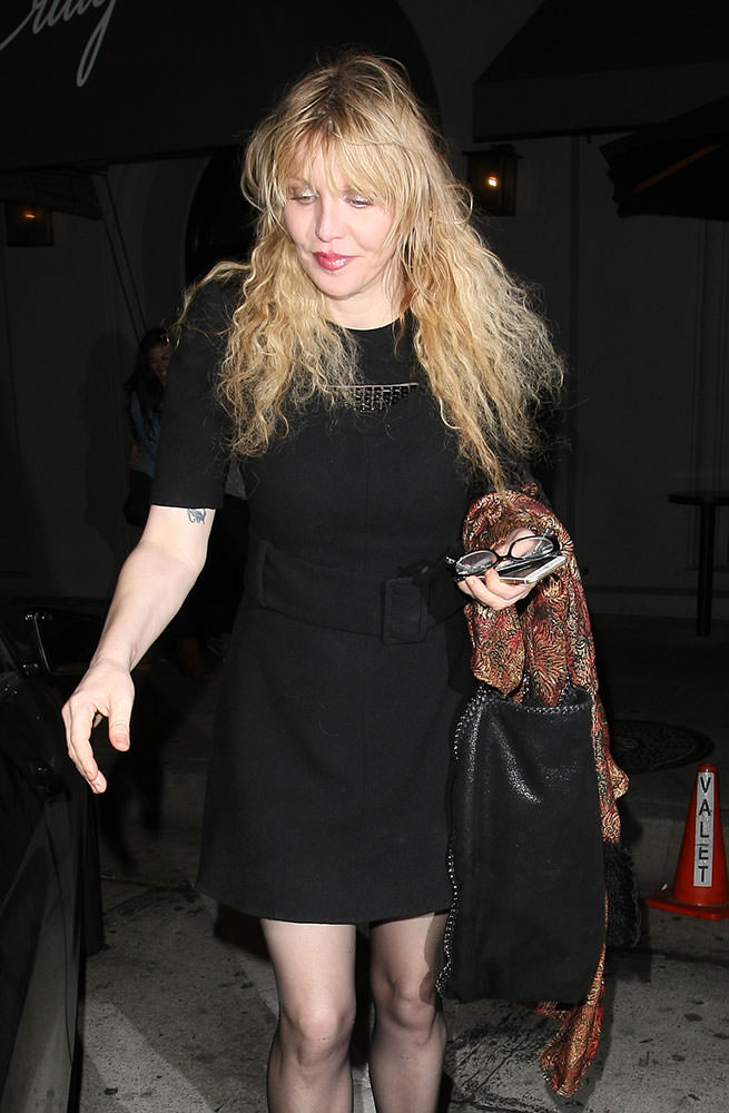 Courtney-Love-Stella-McCartney-Falabella-Bag