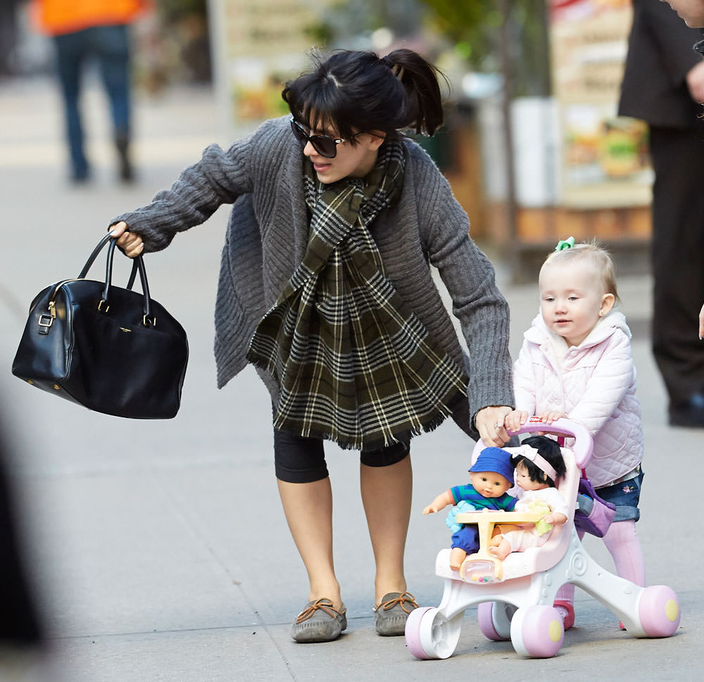 Hilaria-Baldwin-Saint-Laurent-Classic-Duffel-Bag