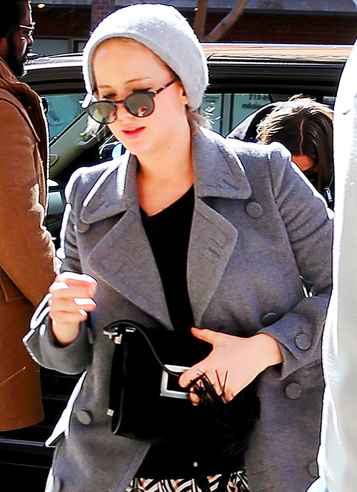 Jennifer-Lawrence-Miss-Viv-Small-Shoulder-bag