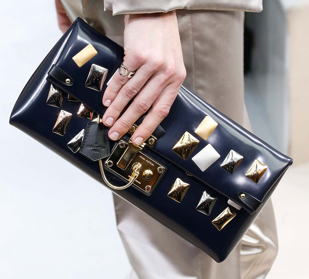 Louis-Vuitton-Fall-2015-Handbags-18