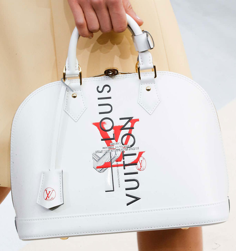 Louis-Vuitton-Fall-2015-Handbags-29