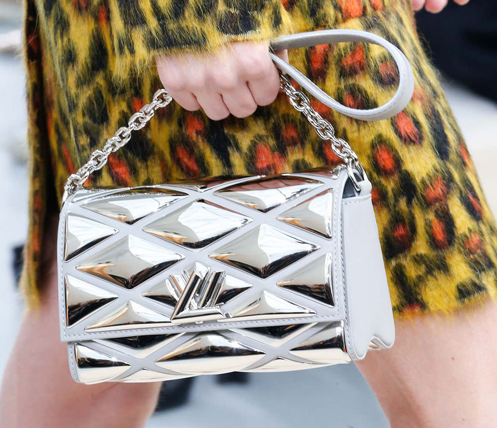 Louis-Vuitton-Fall-2015-Handbags-31