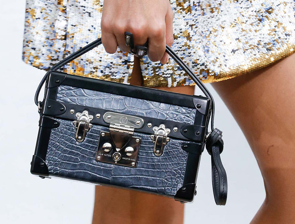 Louis-Vuitton-Fall-2015-Handbags-34