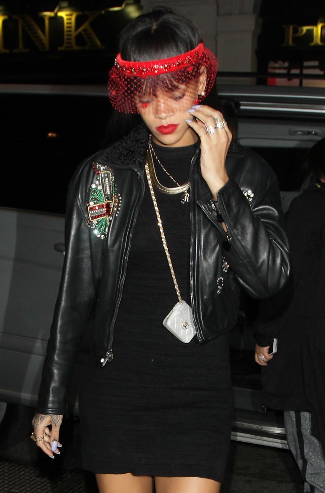 The Many Bags of Rihanna Part 3-10