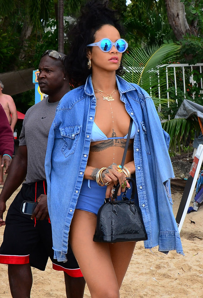 The Many Bags of Rihanna Part 3-7