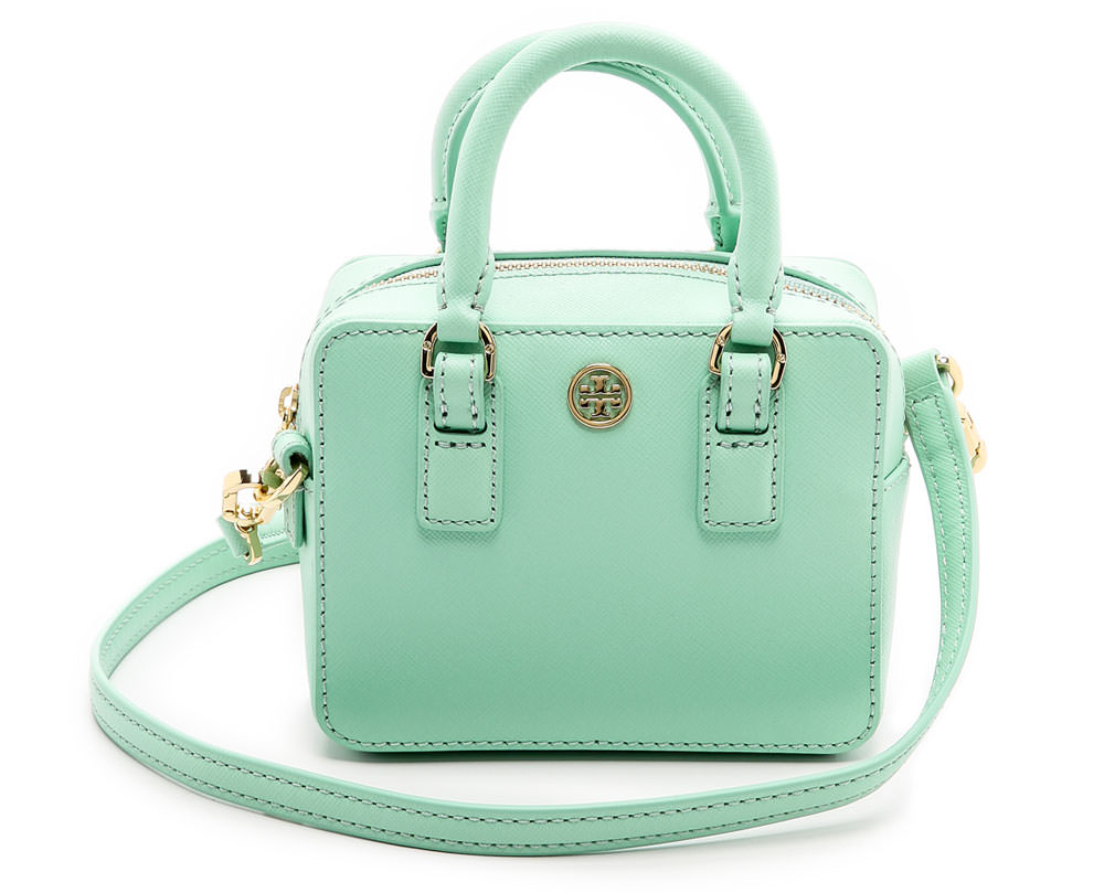 http://www.purseblog.com/images/2015/03/Tory-Burch-Robinson-Shrunken-Boxy-Satchel.jpg