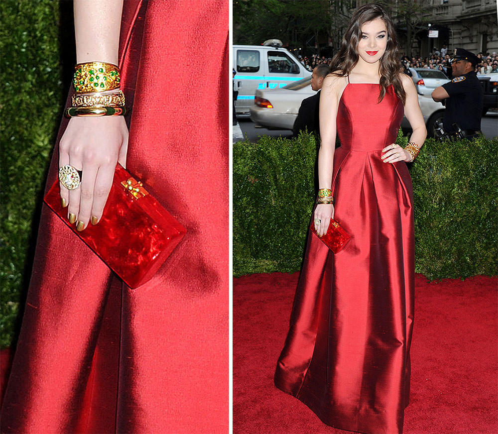 Hailee-Steinfeld-Edie-Parker-Jean-Clutch