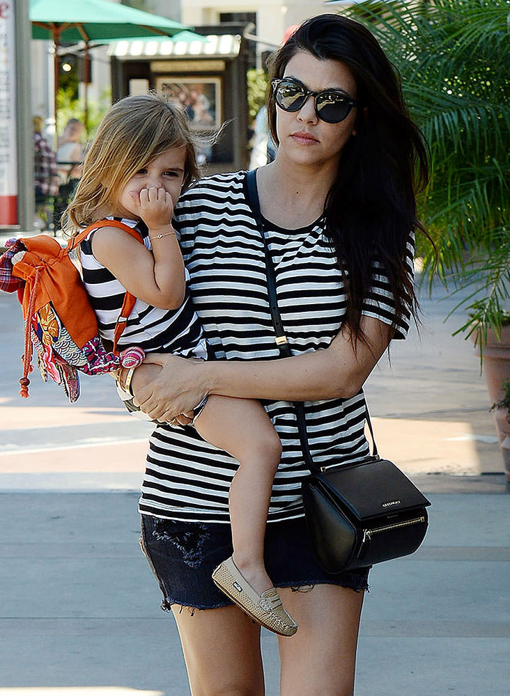 Kourtney-Kardashian-Givenchy-Mini-Pandora-Box-bag