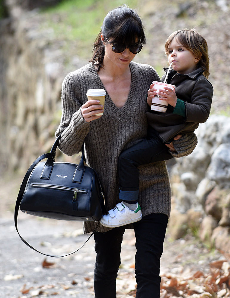 Selma-Blair-Marc-Jacobs-Incognito-Bag