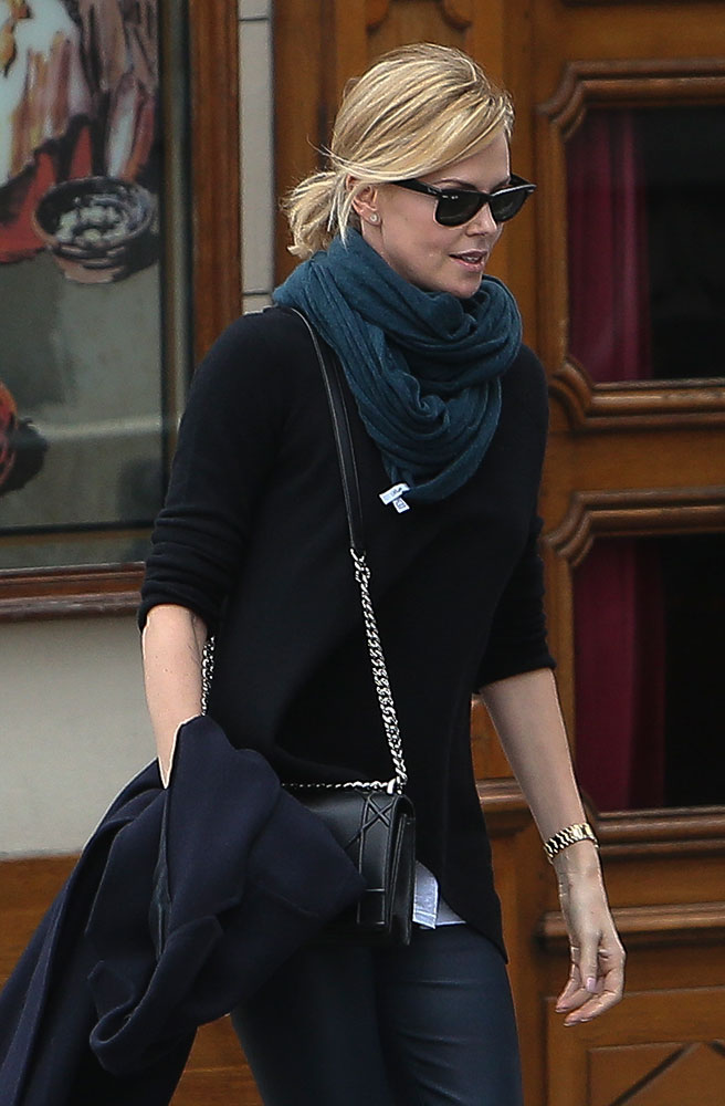 Charlize-Theron-Christian-Dior-Diorama-Bag