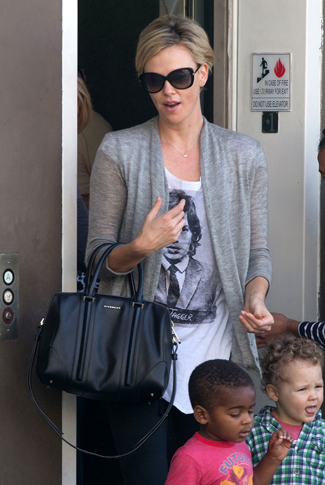 Charlize-Theron-Givenchy-Lucrezia-Bag