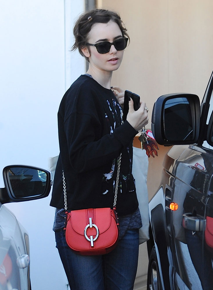 Lily-Collins-Diane-von-Furstenberg-Sutra-Mini-Bag