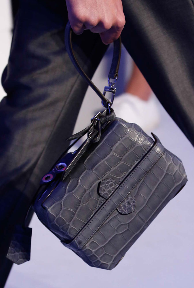 Louis-Vuitton-Spring-2016-Men's-Bags-16