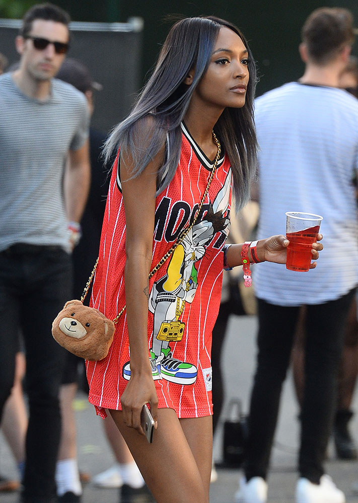 Jourdan-Dunn-Moschino-Teddy-Bear-Crossbody-Bag