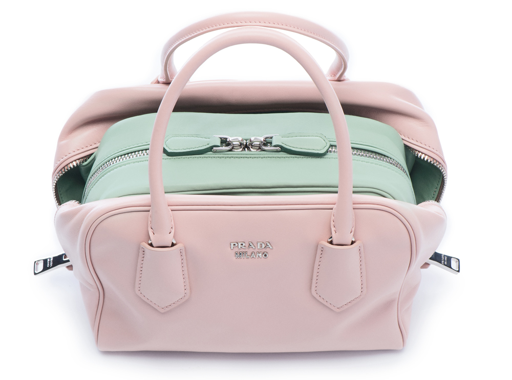 Prada Inside Bag Soft Calf Pesca Acquamarina Detail 01