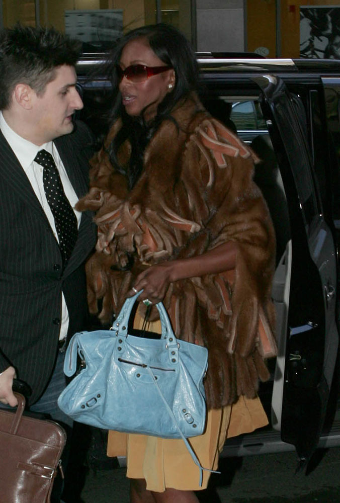 Naomi-Campbell-Balenciaga-City-Bag