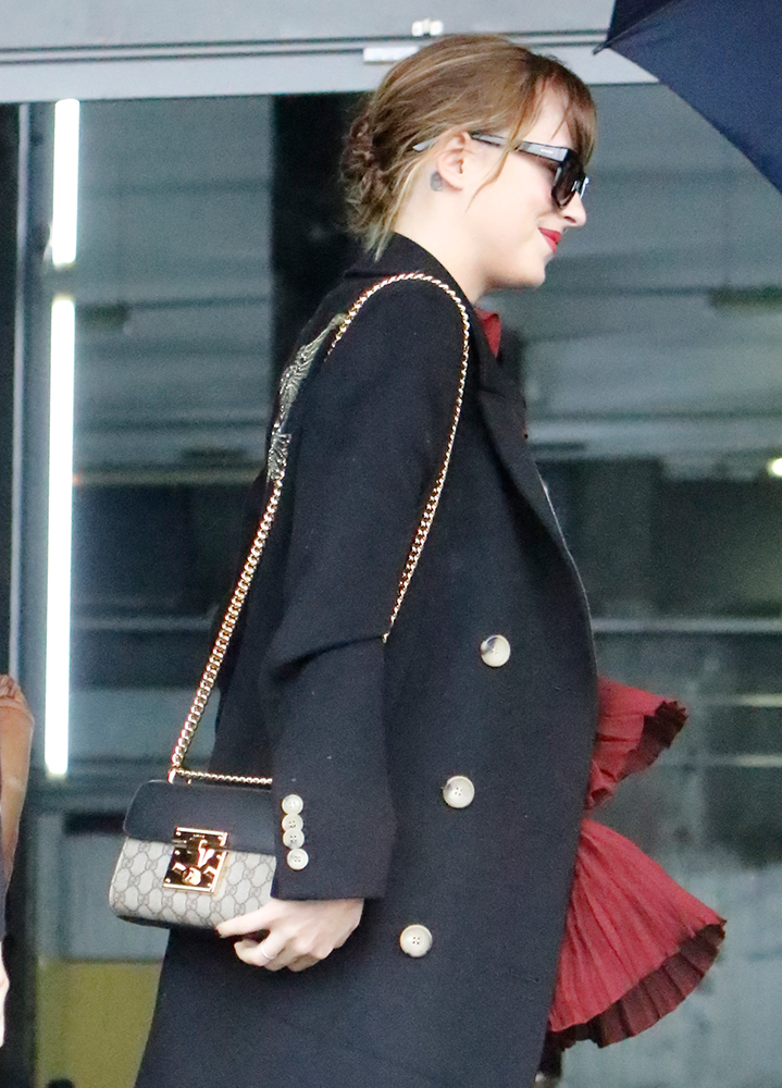 Dakota-Johnson-Gucci-Padlock-GG-Supreme-Shoulder-Bag