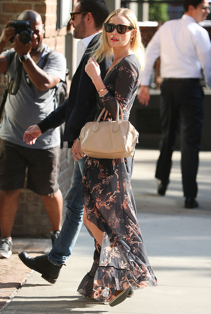 Kate-Bosworth-Prada-Inside-Bag-3