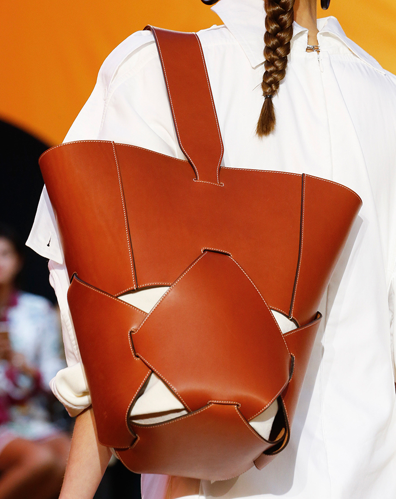 Céline Keeps Things (Mostly) Weird for Its Spring 2016 Runway Bags 15 Celine-Spring-2016-Bags-15