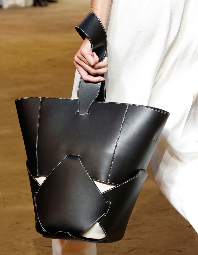Céline Keeps Things (Mostly) Weird for Its Spring 2016 Runway Bags 20 Celine-Spring-2016-Bags-20