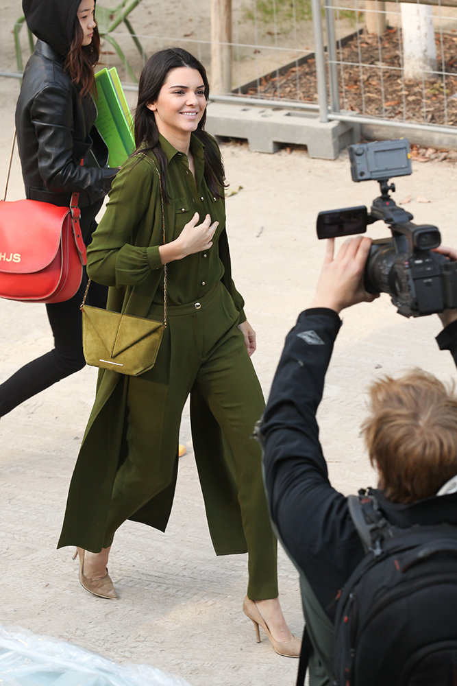 Kendall-Jenner-Roland-Mouret-Classico-Bag