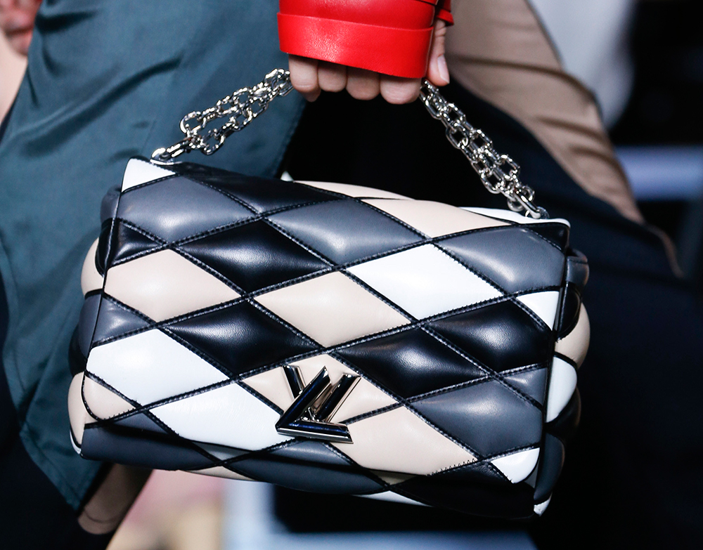 Louis-Vuitton-Spring-2016-Bags-32