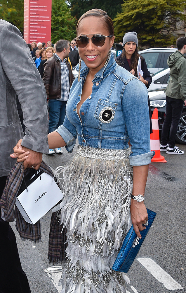 Marjorie-Harvey-Hermes-Kelly-Longue-Crocodile-Clutch-Blue