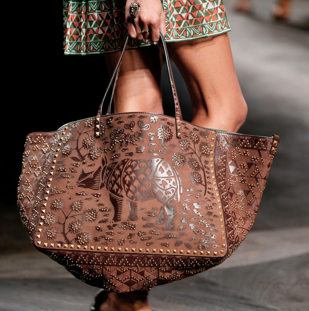 Valentino-Spring-2016-Bags-15