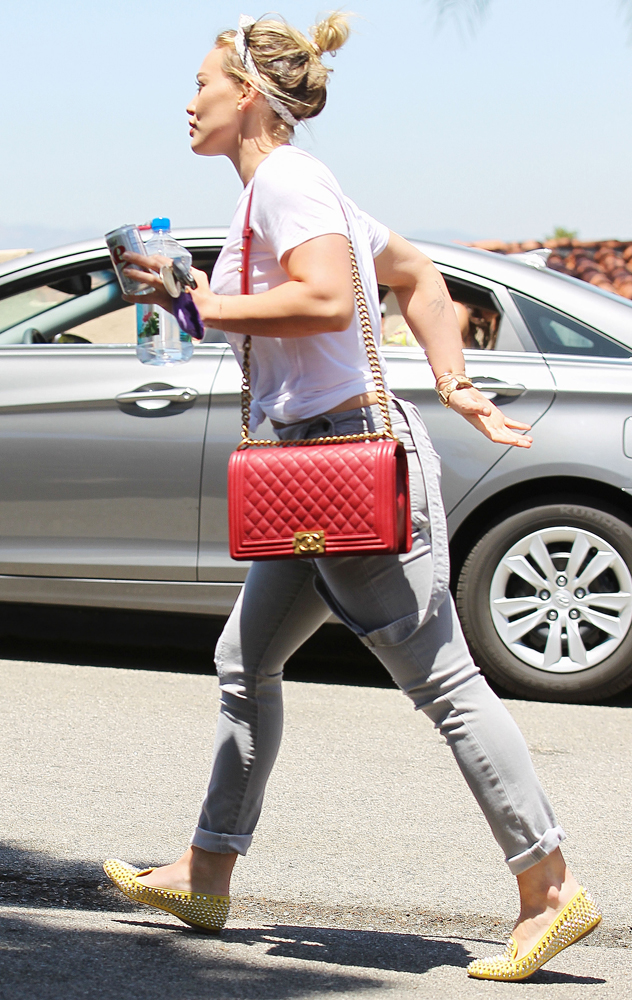 Hilary-Duff-Chanel-Flap-Bags-20