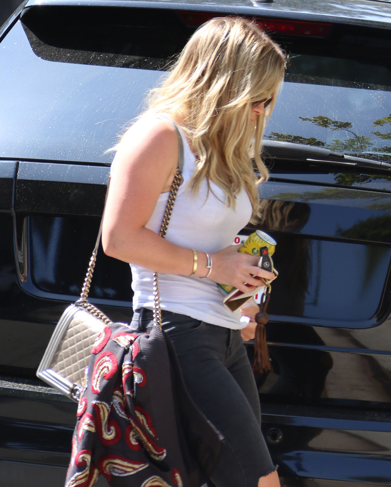 Hilary-Duff-Chanel-Flap-Bags-7