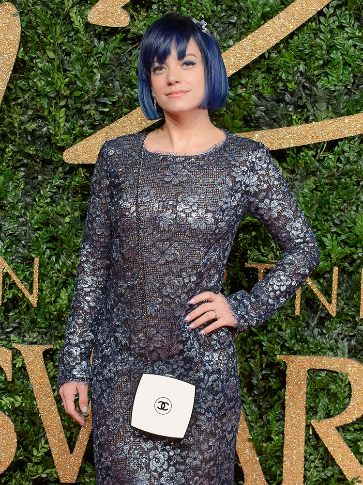 Lily-Allen-Chanel-Compact-Minaudiere