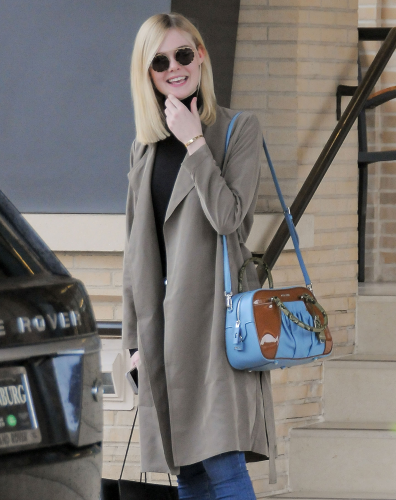 Elle-Fanning-Miu-Miu-Shoulder-Bag