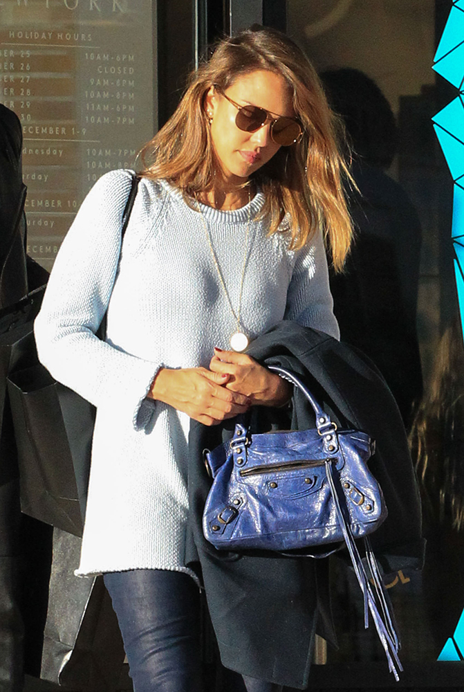 Jessica-Alba-Balenicaga-First-Bag