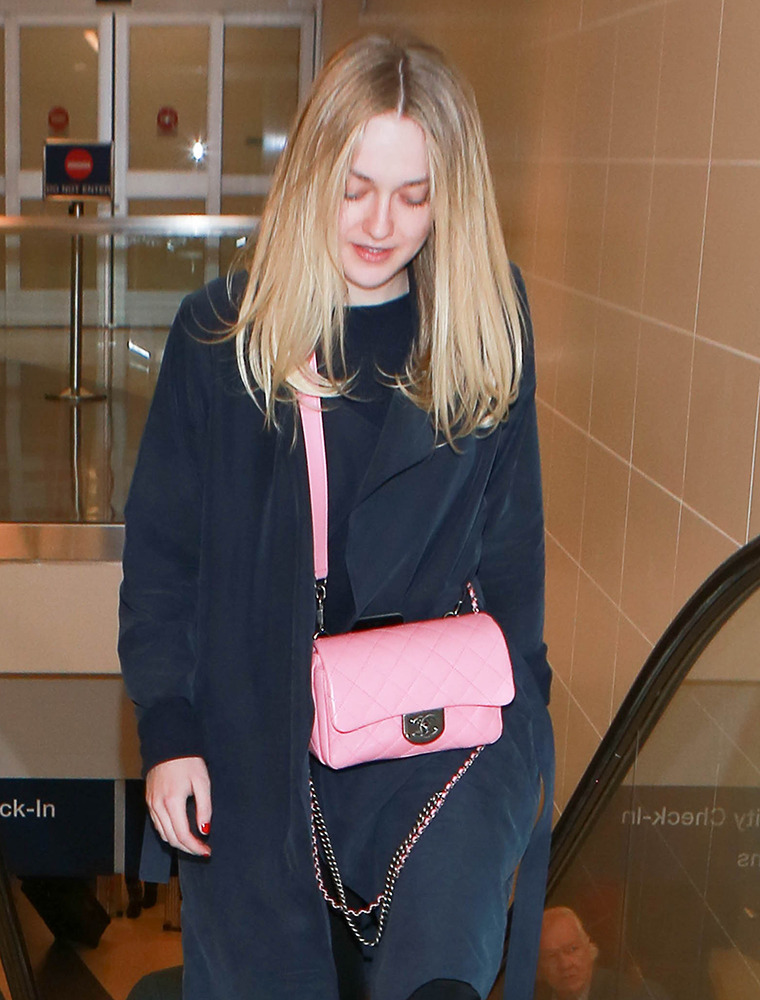 Dakota-Fanning-Chanel-Flap-Bag