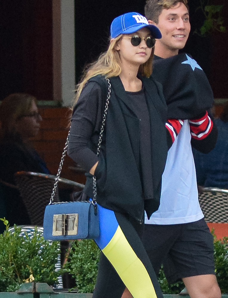 Gigi-Hadid-Tom-Ford-Natalia-bag