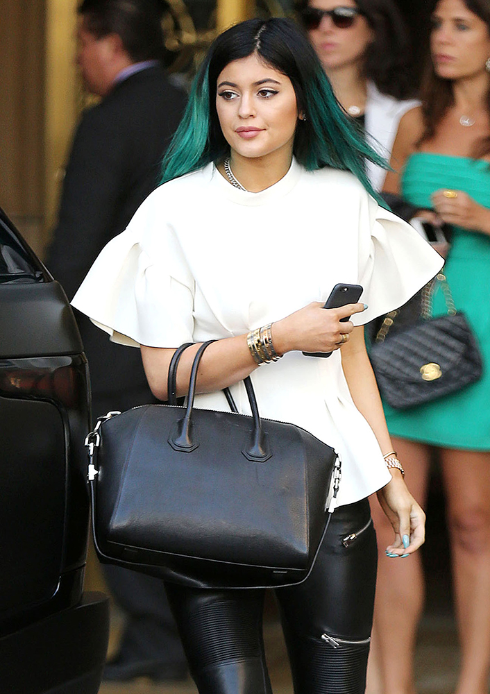 Kylie-Jenner-Givenchy-Antigona