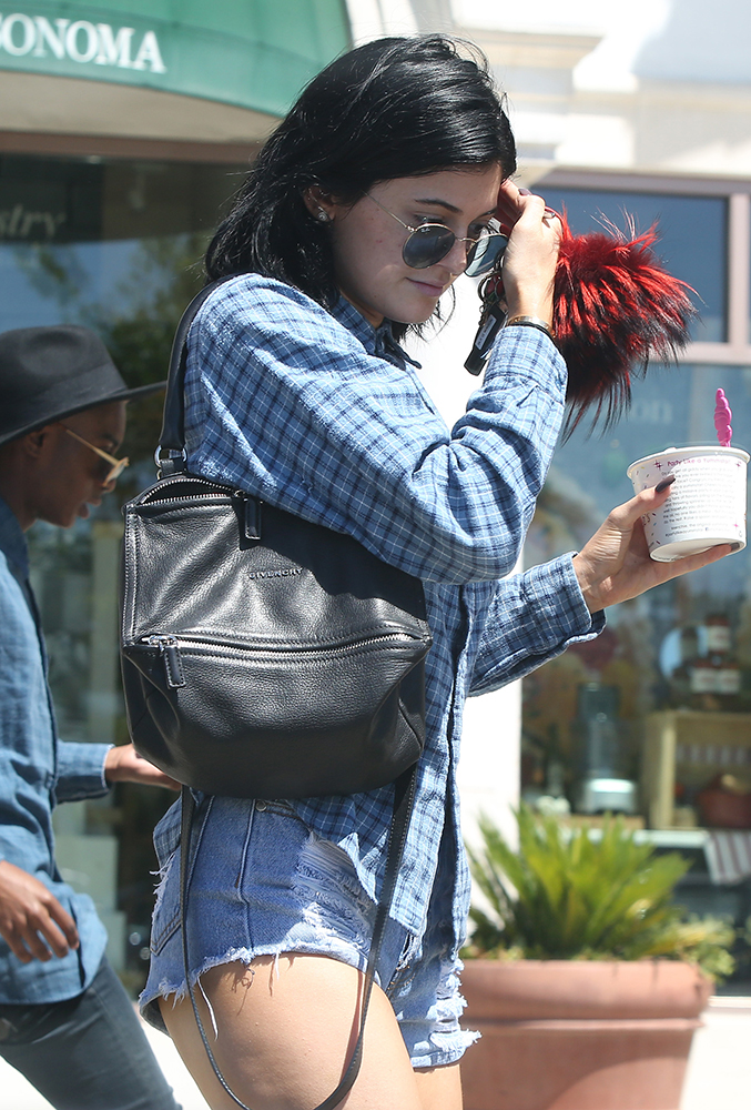 Kylie-Jenner-Givenchy-Pandora-Bag