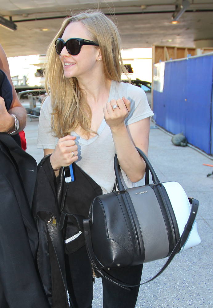 Amanda-Seyfried-Givenchy-Lucrezia-Bag